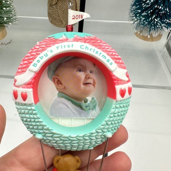 Hallmark Keepsake Ornament Loves Journey Begins Babys First Christmas 2018 - Picture 4 of 9